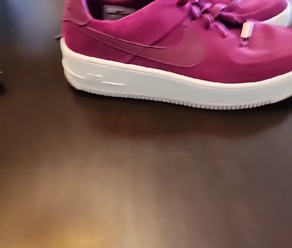 Nike Women's Sneakers in Purple and White - Picture 5 of 8